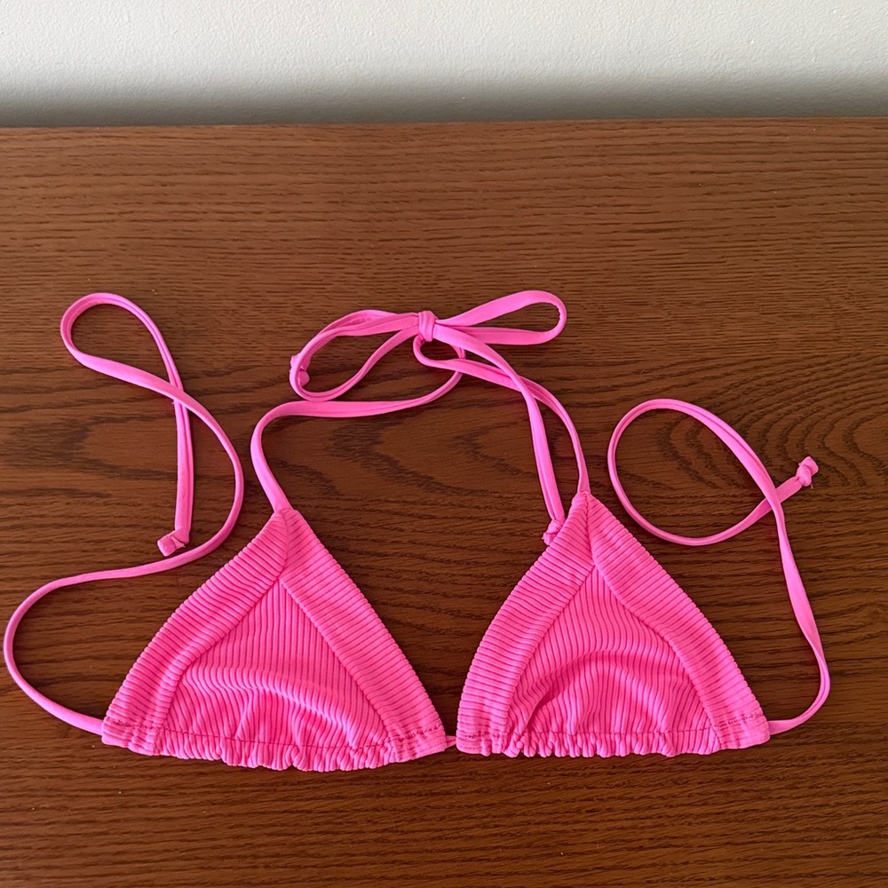 Frankie’s Bikinis Sky Ribbed pink triangle top